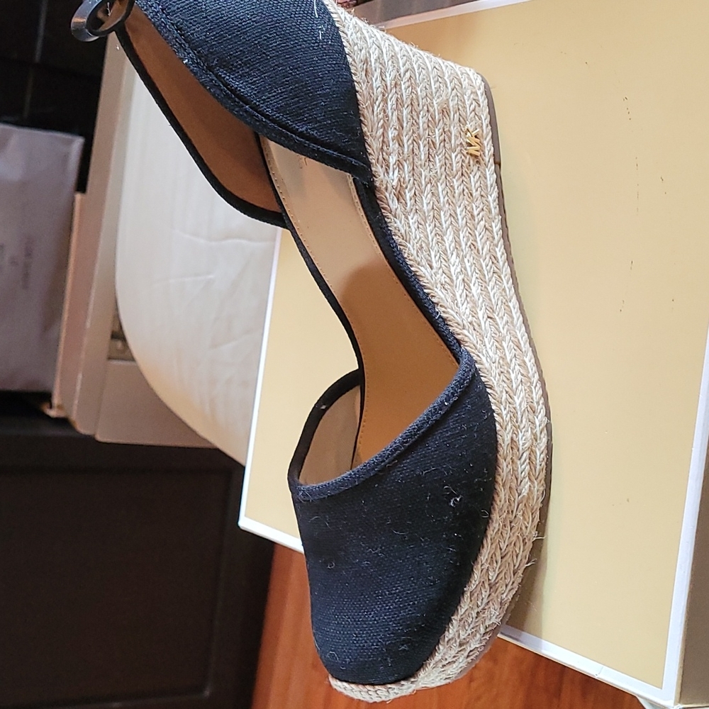 Michael kits wedges never worn
